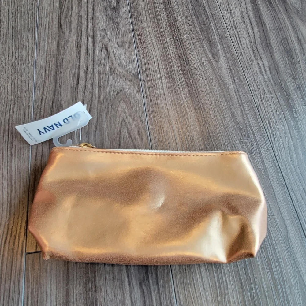 NWT Old Navy Rose Gold Makeup Bag - Picture 1 of 4